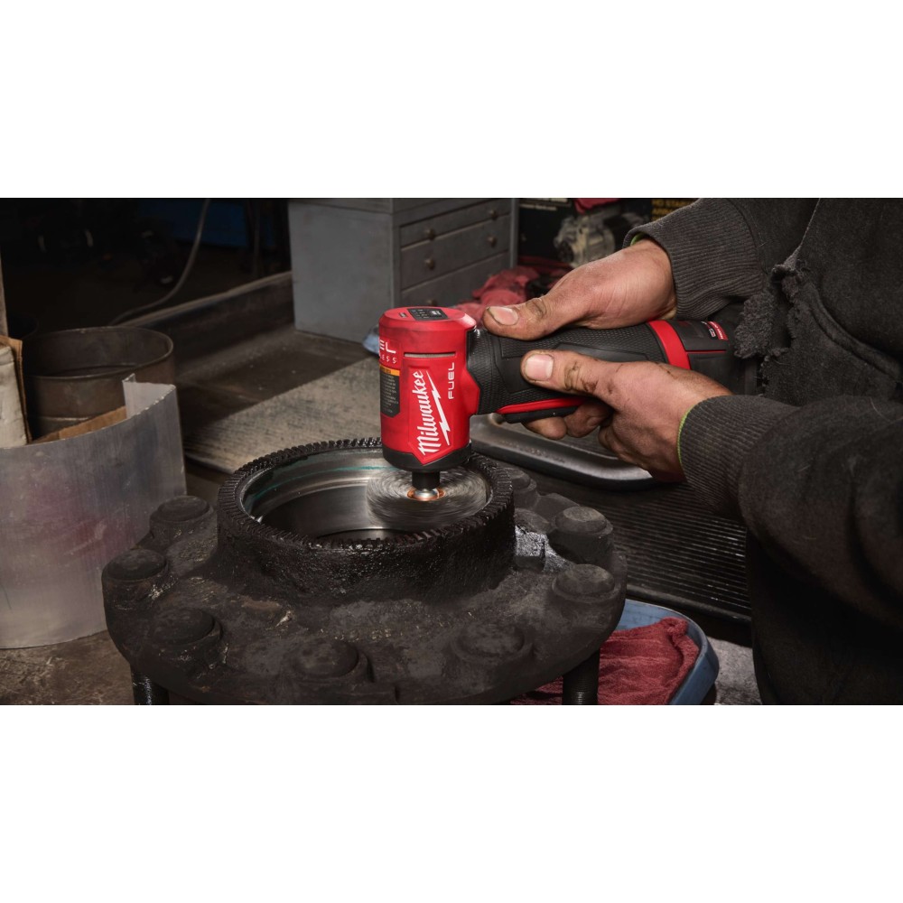 Аккумуляторная цанговая угловая шлифовальная машина Milwaukee M12 FDGA2-0