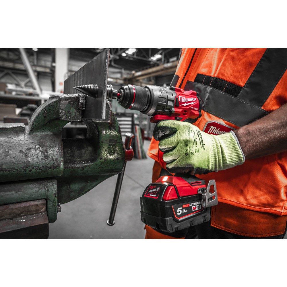 Аккумуляторная ударная дрель-шуруповерт Milwaukee M18 FPD3-0 (Арт. 4933498060)