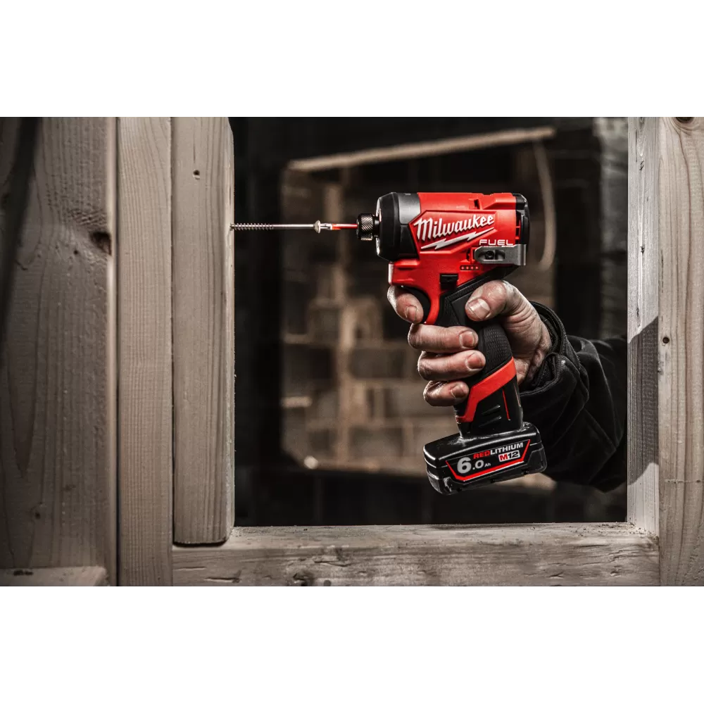 Аккумуляторный субкомпактный импульсный винтоверт Milwaukee M12 FID2-602X FUEL  (Арт. 4933479878)
