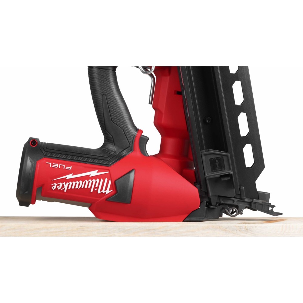 Аккумуляторный гвоздезабиватель Milwaukee M18 FUEL FDN-0C