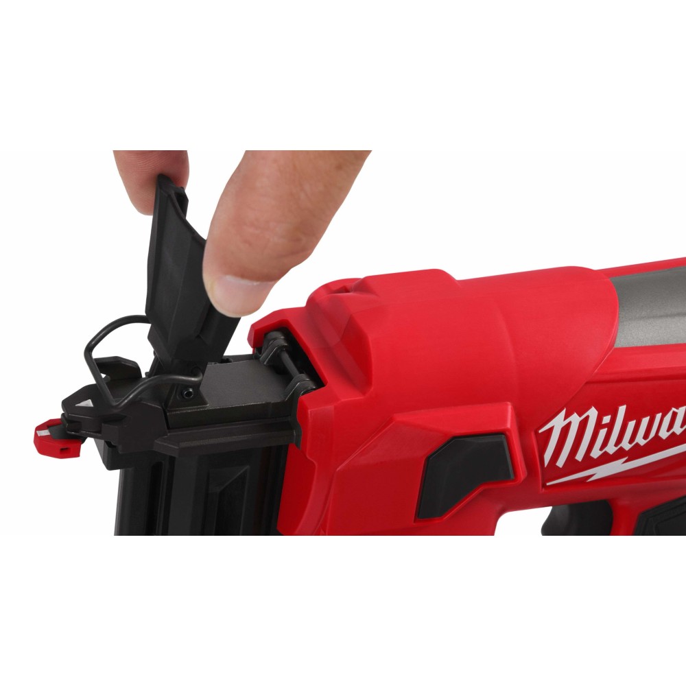 Аккумуляторный гвоздезабиватель Milwaukee M12 FCN18GS-202X