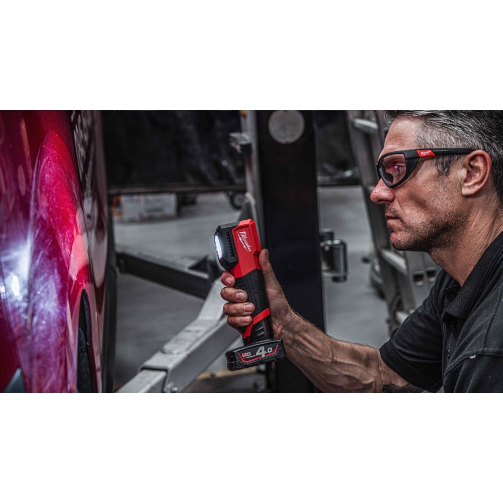 Аккумуляторный фонарь ДЛЯ ЦВЕТОПОДБОРА Milwaukee M12 CML-401