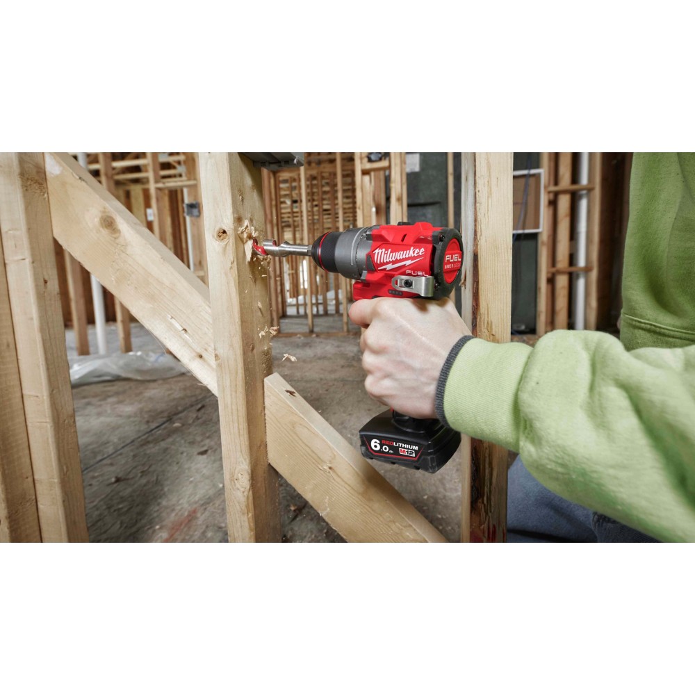 Аккумуляторная дрель-шуруповерт Milwaukee M12 FUEL FDD2-202X