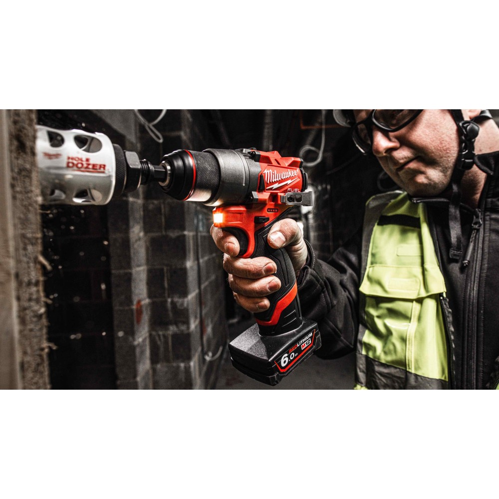 Аккумуляторная дрель-шуруповерт Milwaukee M12 FUEL FDD2-602X