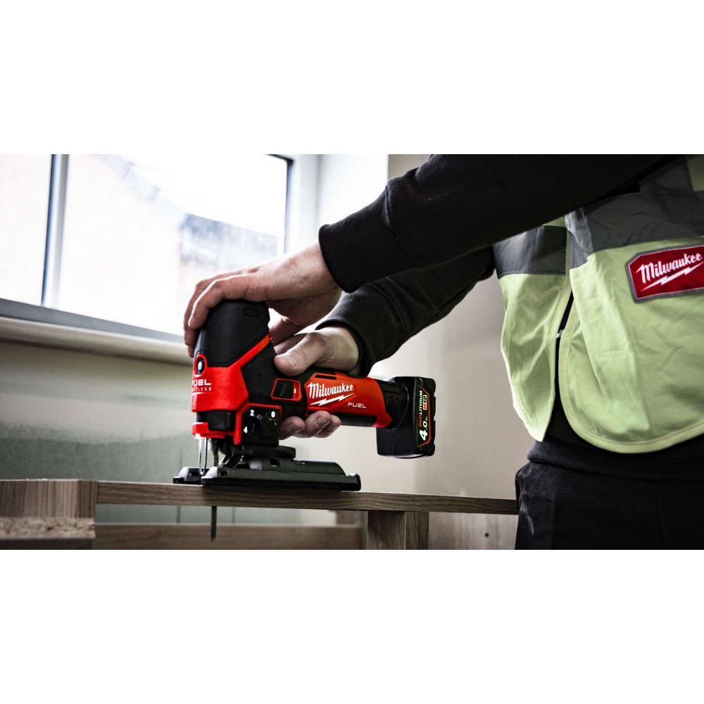 Аккумуляторный лобзик Milwaukee M12 FUEL FJS-0