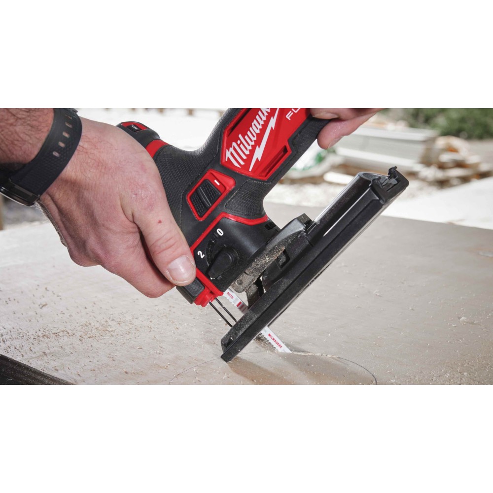 Аккумуляторный лобзик Milwaukee M12 FUEL FJS-0