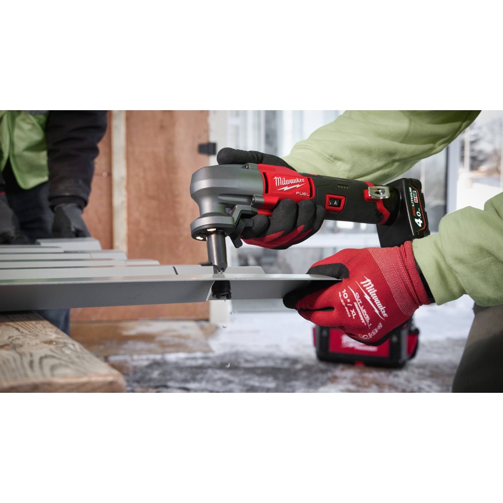 Аккумуляторные ножницы вырубные Milwaukee M12 FUEL FNB16-0X