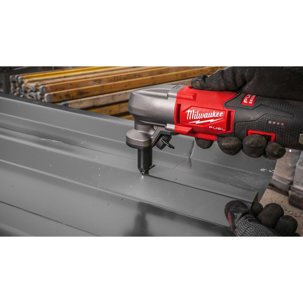 Аккумуляторные ножницы вырубные Milwaukee M12 FUEL FNB16-0