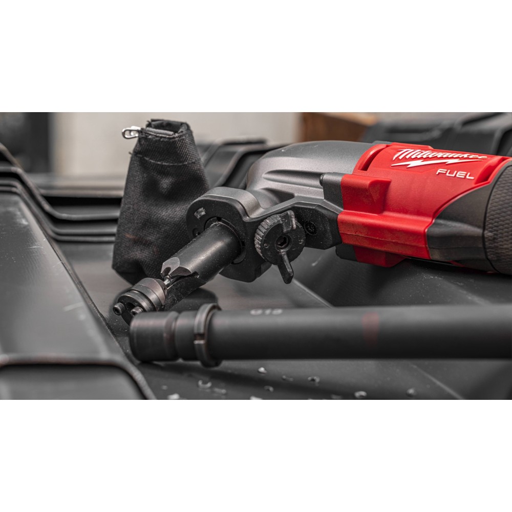 Аккумуляторные ножницы вырубные Milwaukee M12 FUEL FNB16-0X