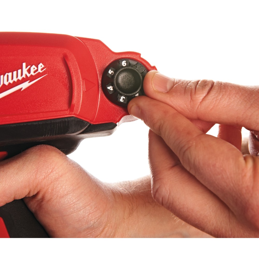 Клеевой пистолет Milwaukee M12 PCG/600A-201B 600 мл