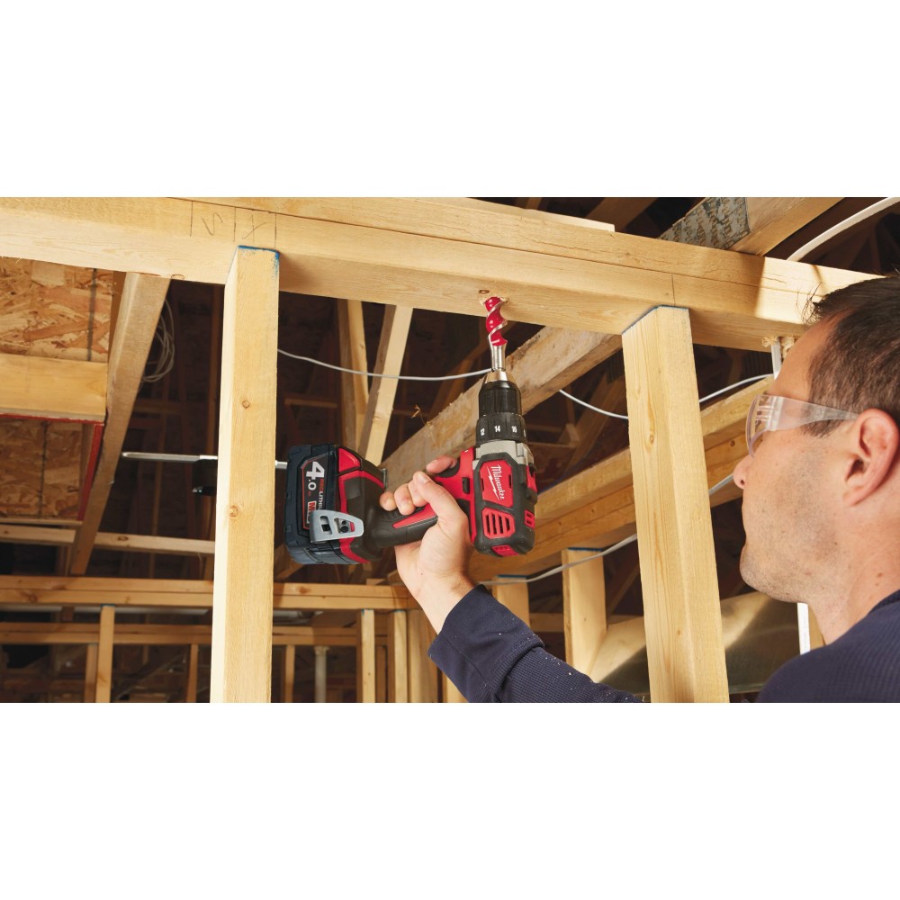 Дрель - шуруповерт Milwaukee M18 BDD-402C