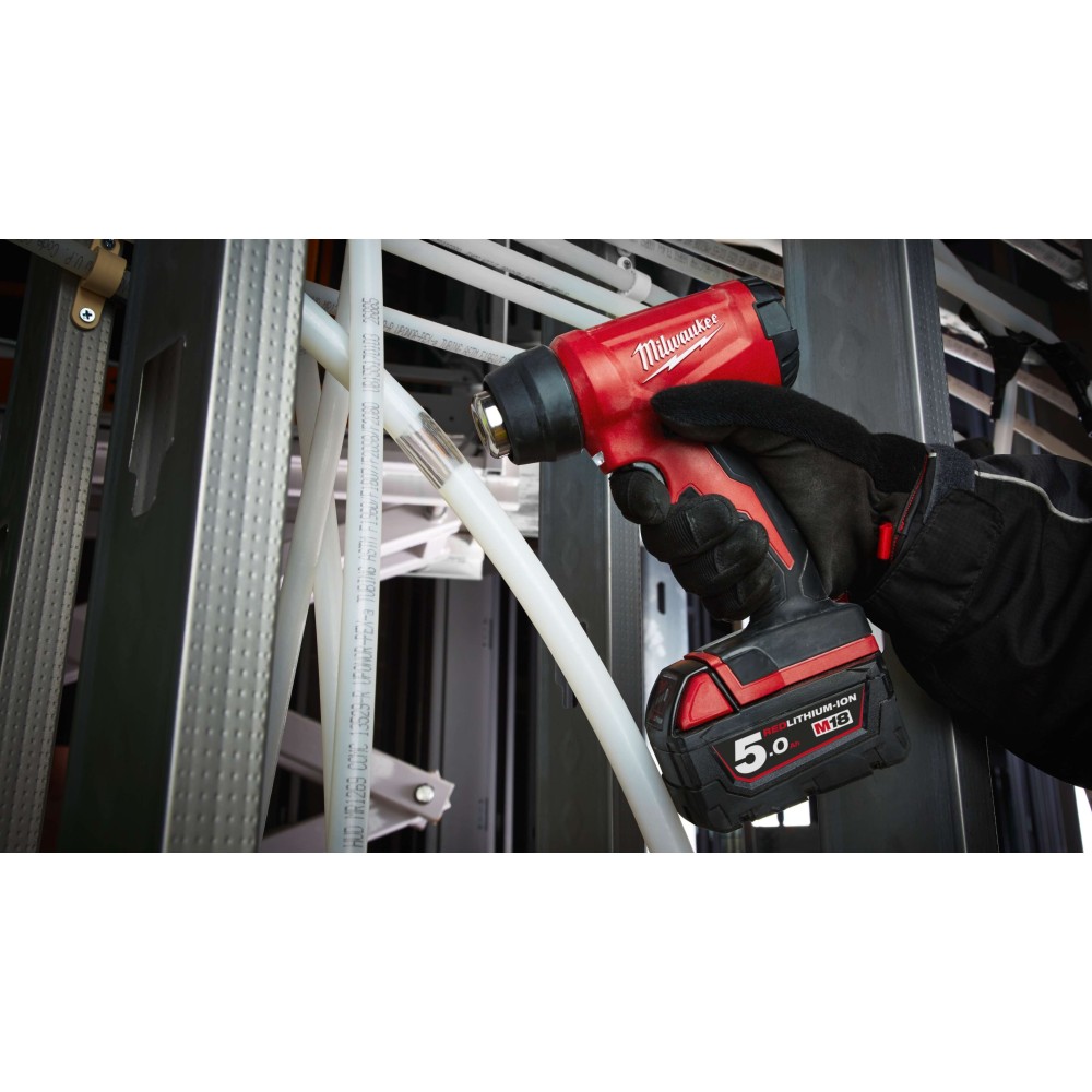 Аккумуляторный фен Milwaukee M18 BHG-501C