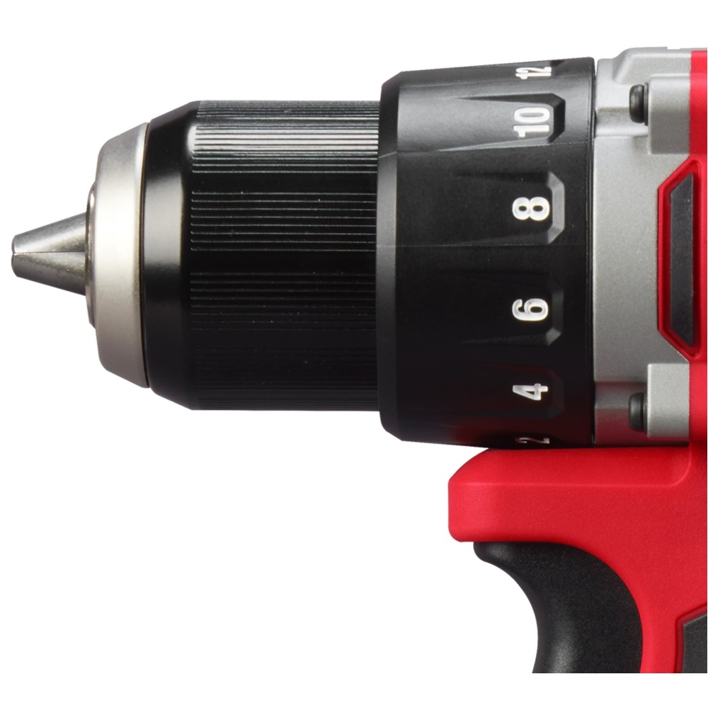 Аккумуляторная компактная дрель-шуруповерт Milwaukee M18 BLDDRC-402C