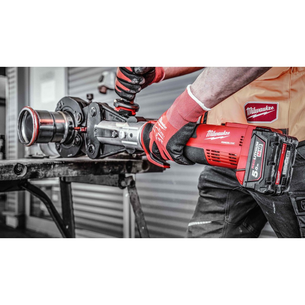 Аккумуляторный гидравлический инструмент для обжима труб Milwaukee M18 BLHPTXL-502C