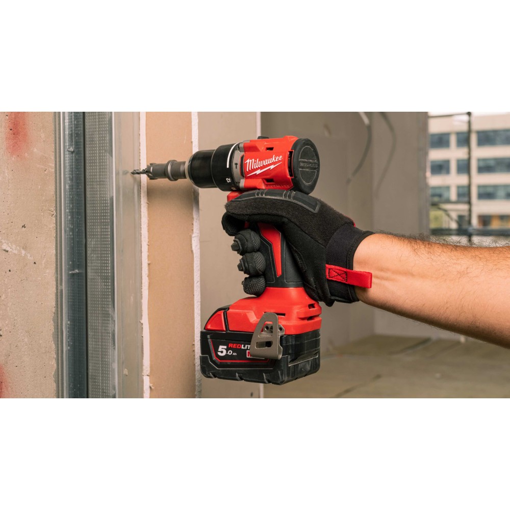 Аккумуляторная ударная дрель-шуруповерт Milwaukee M18 BLPDRC-402C