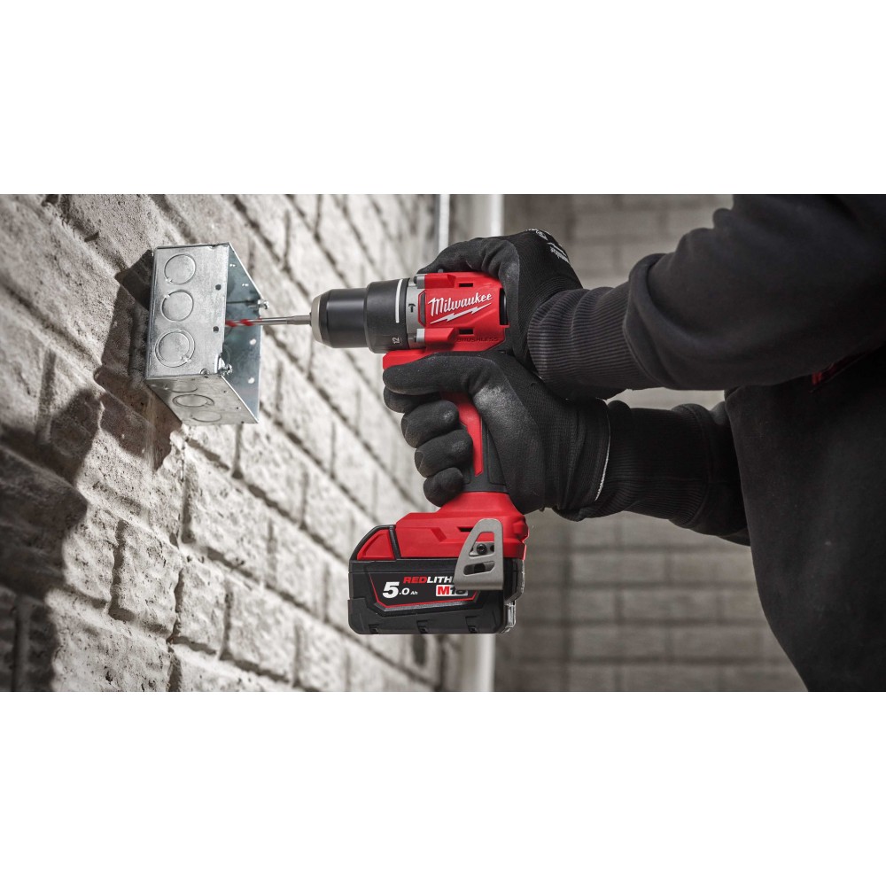 Аккумуляторная ударная дрель-шуруповерт Milwaukee M18 BLPDRC-0X