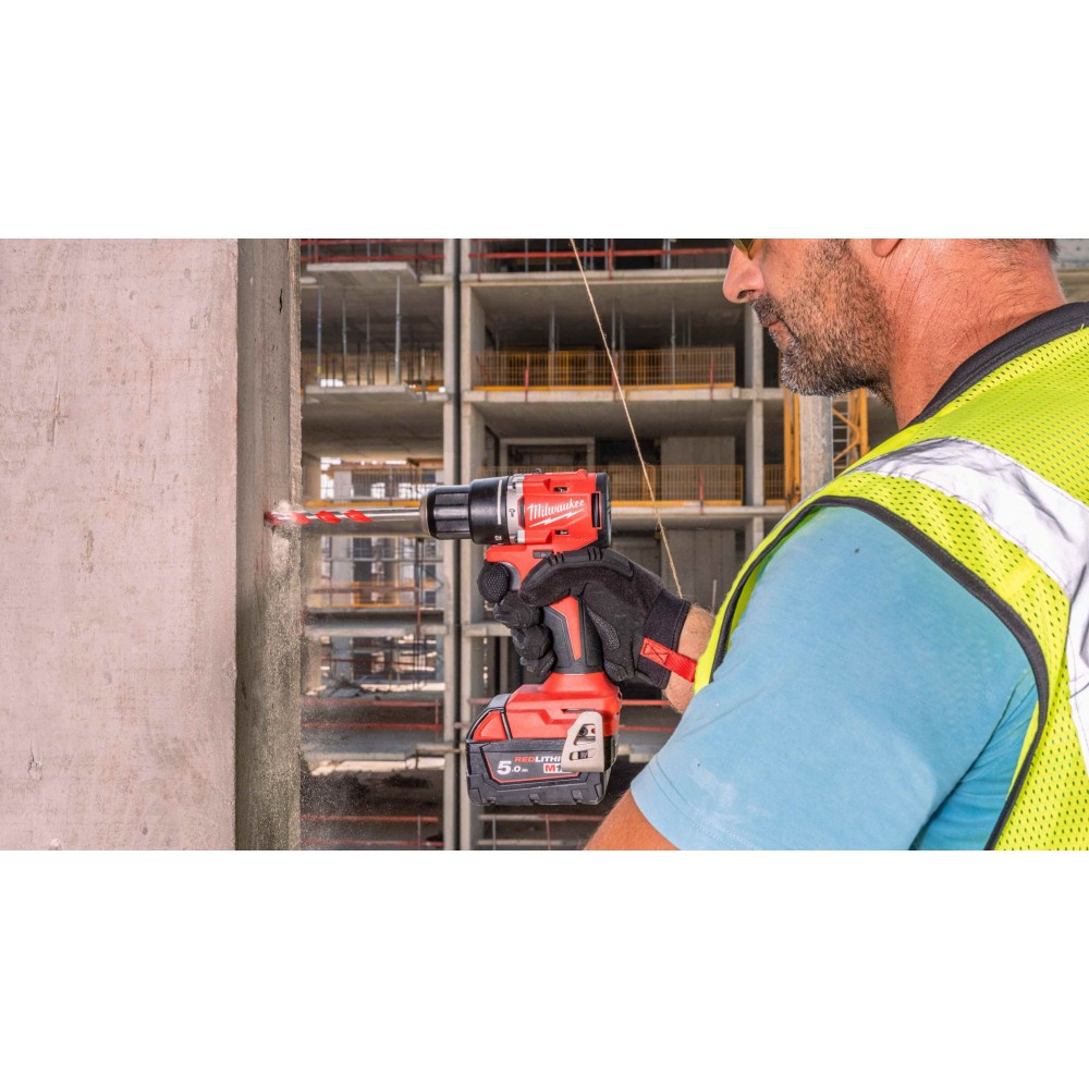 Аккумуляторная ударная дрель-шуруповерт Milwaukee M18 BLPDRC-422C