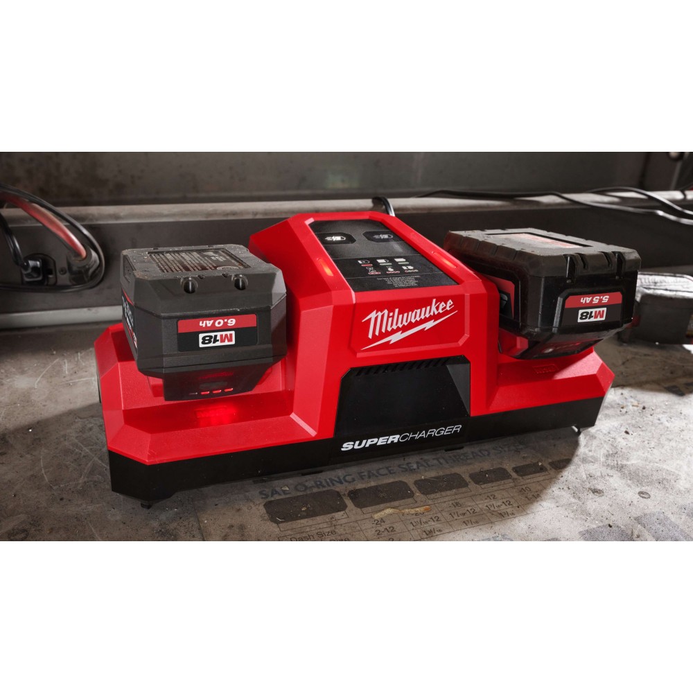 Зарядное устройство Milwaukee M18 DBSC