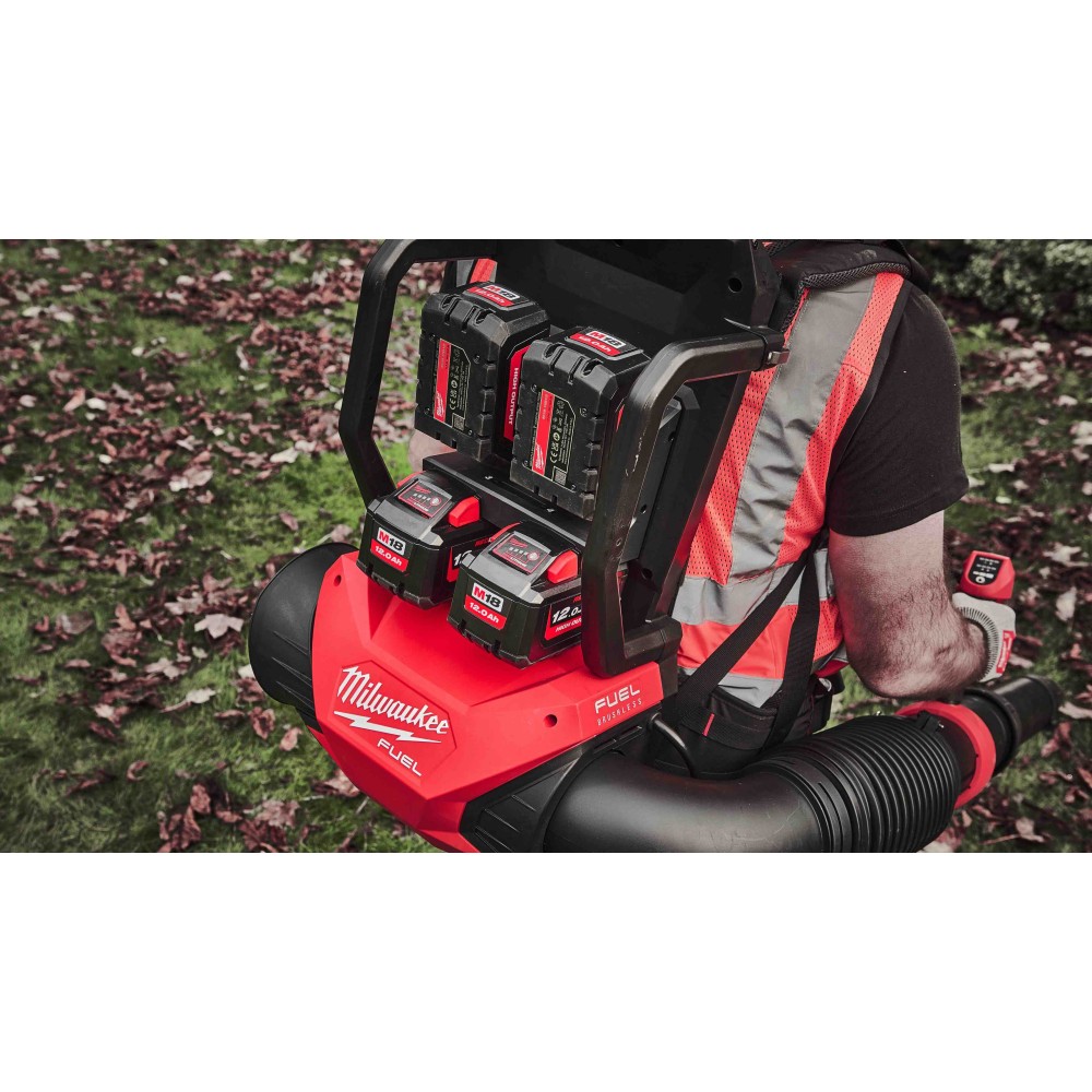 Аккумуляторная ранцевая воздуходувка Milwaukee M18 F2BPB-124