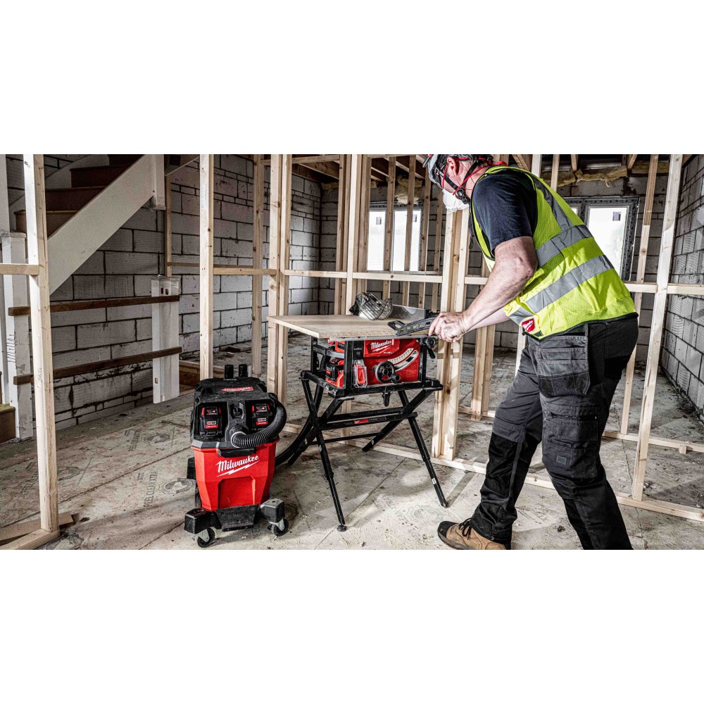 Аккумуляторный пылесос для воды и сухого мусора Milwaukee M18 FUEL F2VC23L-0