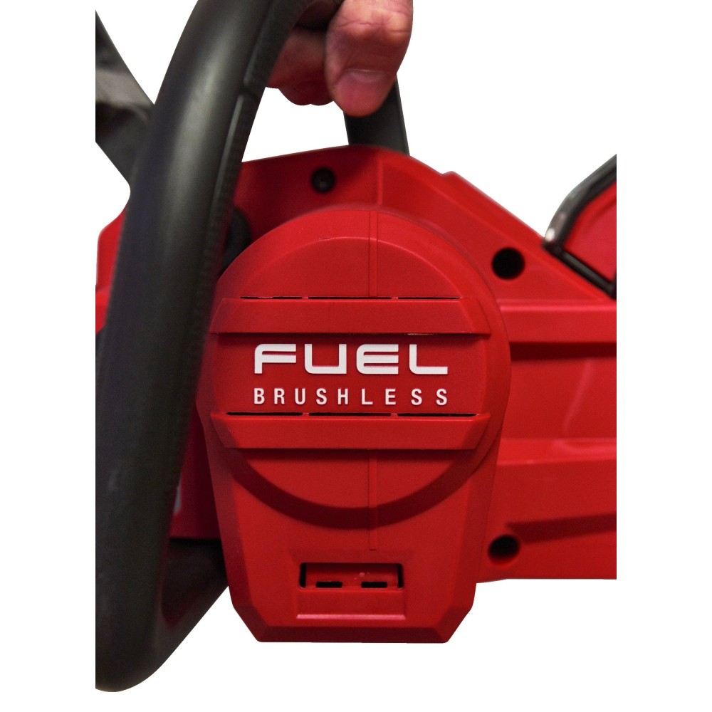 Аккумуляторная цепная пила Milwaukee M18 FUEL FCHS35-0