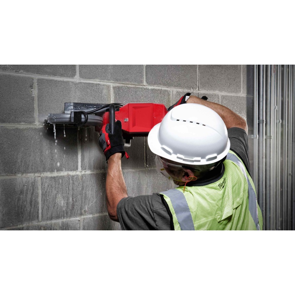 Аккумуляторная отрезная машина Milwaukee M18COS230-0