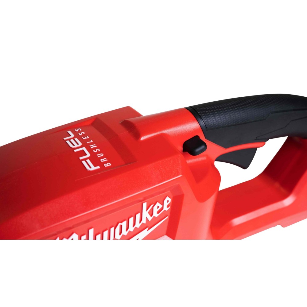 Аккумуляторный кусторез Milwaukee M18 FHET60-802