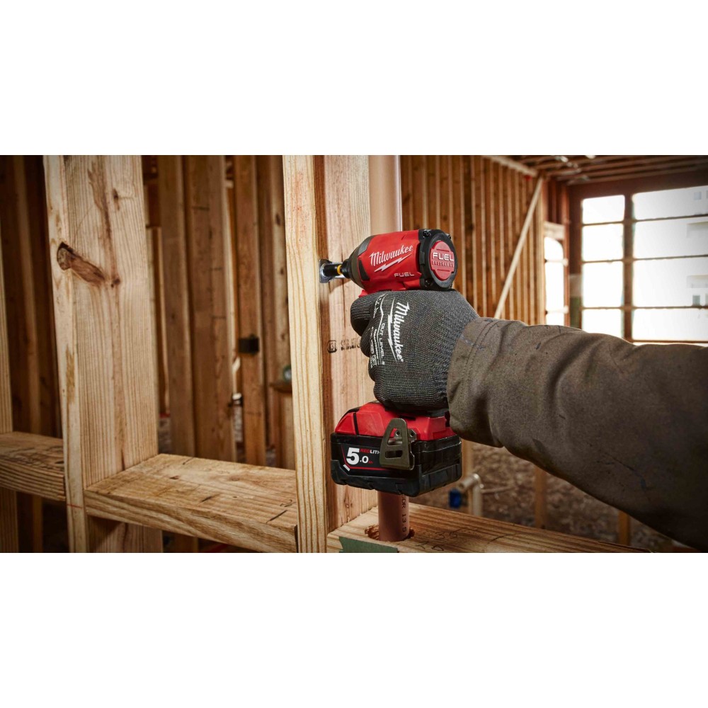 Аккумуляторный импульсный винтоверт Milwaukee M18 FUEL FID2-502X