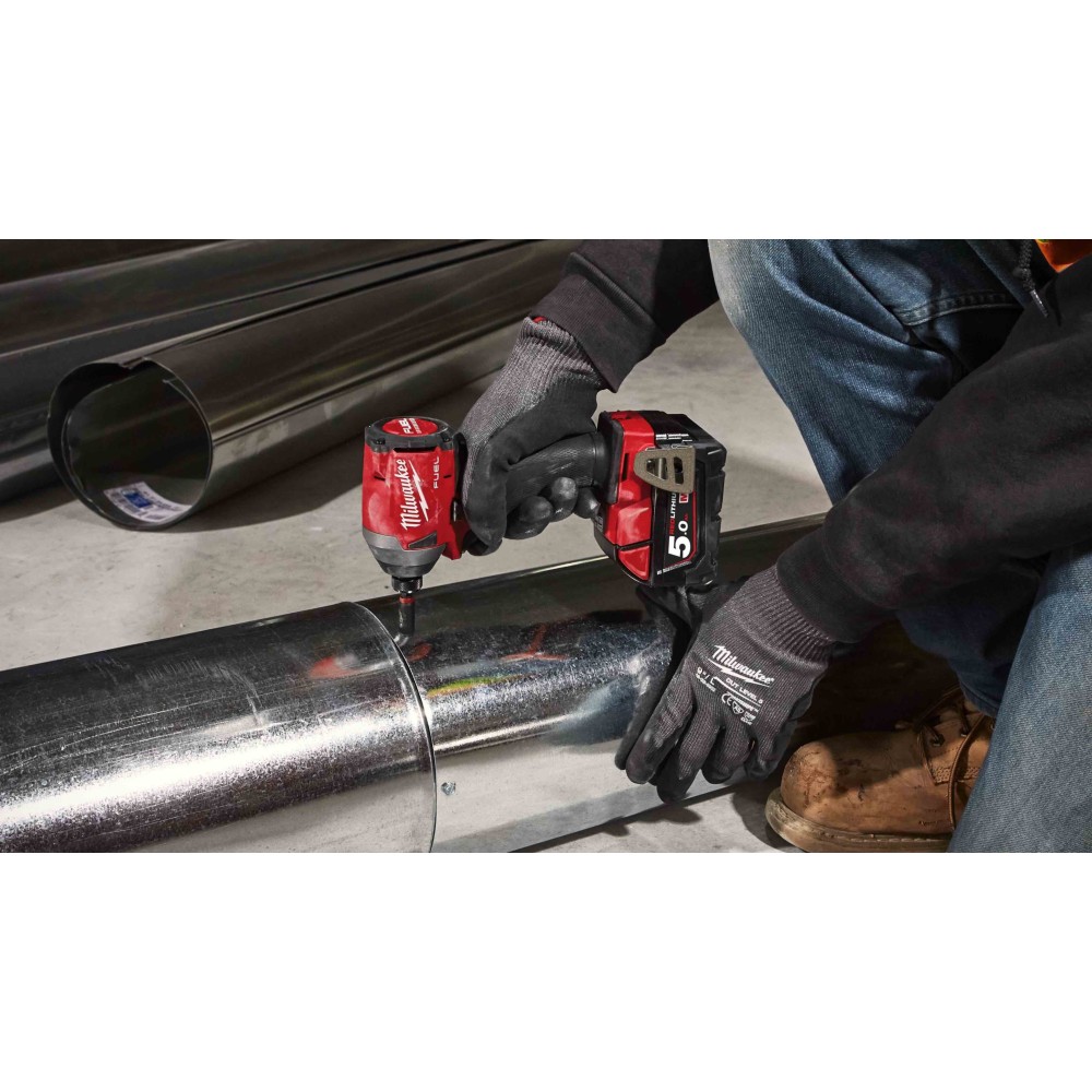 Аккумуляторный импульсный винтоверт Milwaukee M18 FUEL FID2-502X