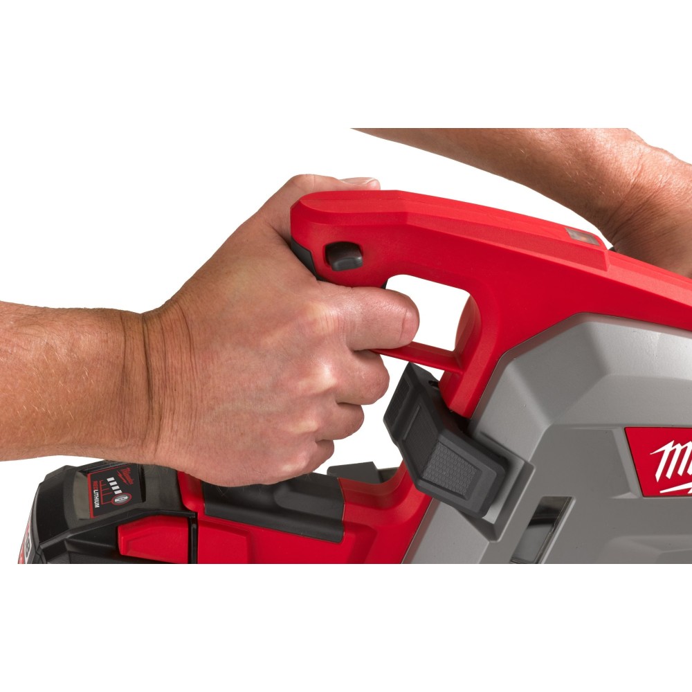 Акк. циркулярная пила по металлу 66 мм Milwaukee M18 FUEL FMCS66-121C