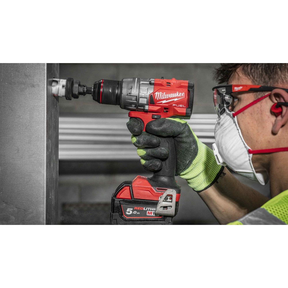 Аккумуляторная ударная дрель-шуруповерт Milwaukee M18 FUEL FPD3-502X