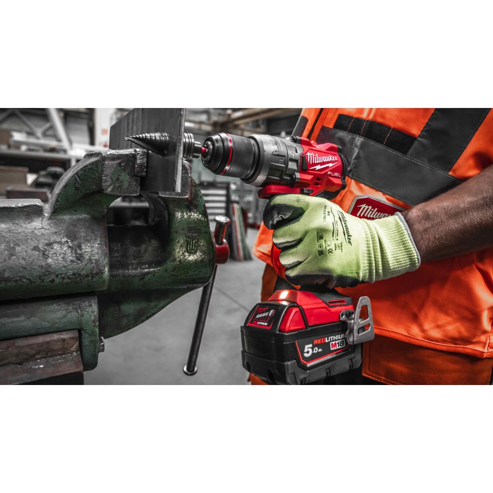 Аккумуляторная ударная дрель-шуруповерт Milwaukee M18 FUEL FPD3-502X