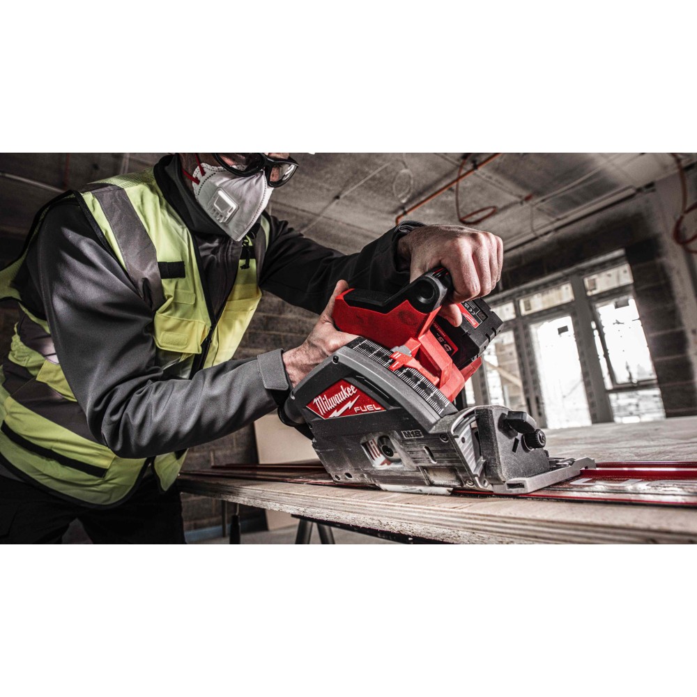 Аккумуляторная погружная циркулярная пила Milwaukee M18 FUEL FPS55-552P