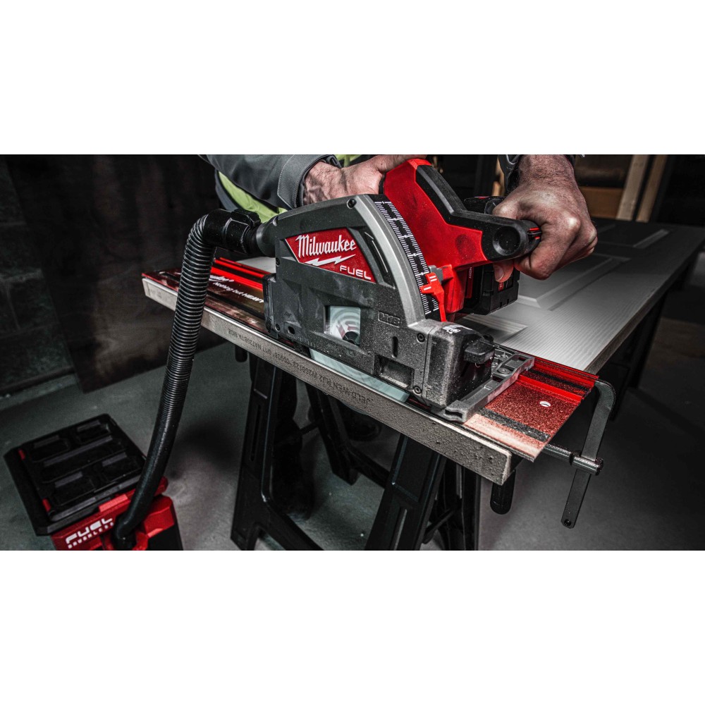 Аккумуляторная погружная циркулярная пила Milwaukee M18 FUEL FPS55-552P