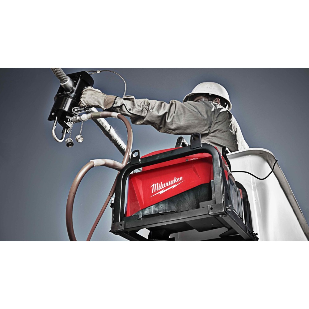 Аккумуляторный вспомогательный гидравлический насос  Milwaukee M18 HUP700-121