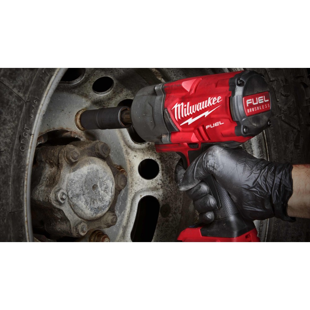 Аккумуляторный высокомоментный ударный гайковерт Milwaukee M18 FUEL ONEFHIWF12E-0X