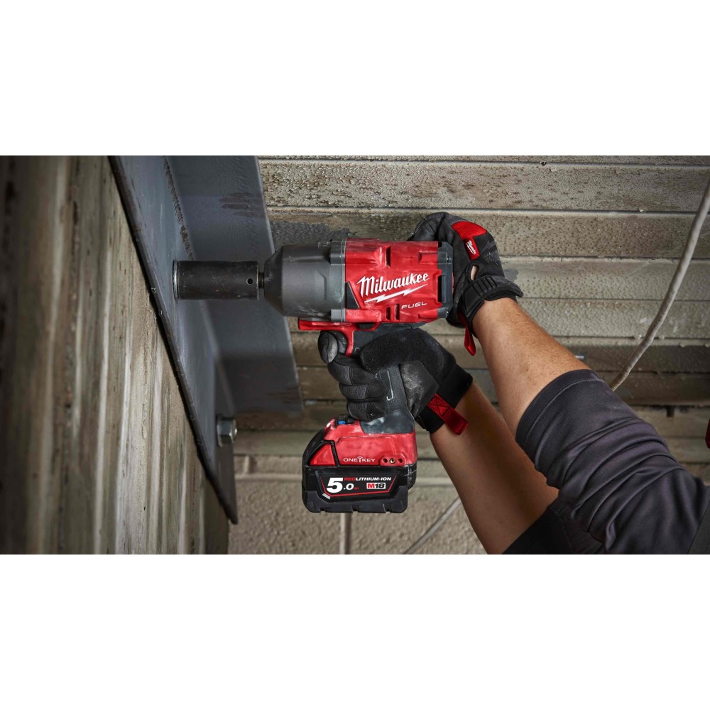 Аккумуляторный импульсный гайковерт Milwaukee M18 FUEL ONEFHIWP12-502X ONE-KEY