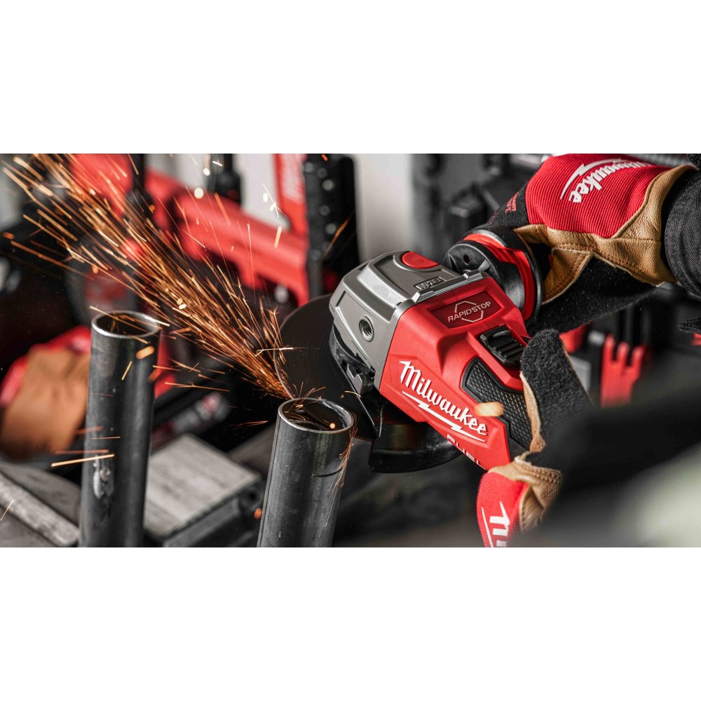 Аккумуляторная угловая шлифовальная машина Milwaukee M18 FUEL ONEFSAG125XB-0X