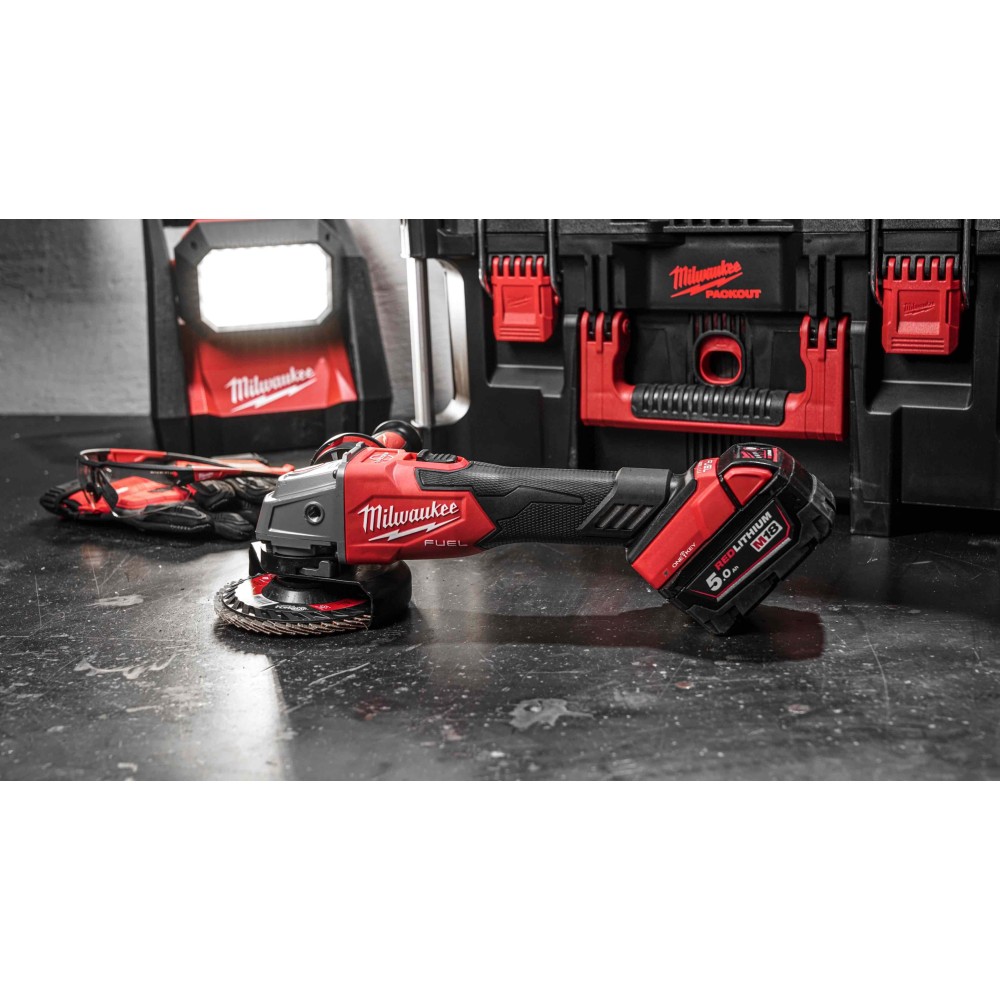 Аккумуляторная угловая шлифовальная машина Milwaukee M18 FUEL ONEFSAG125XB-0X