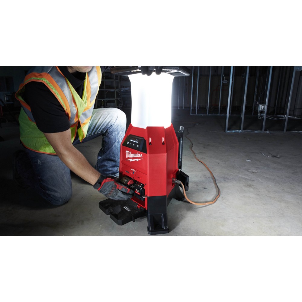 Фонарь Milwaukee M18 ONESLDP-0 ONE-KEY