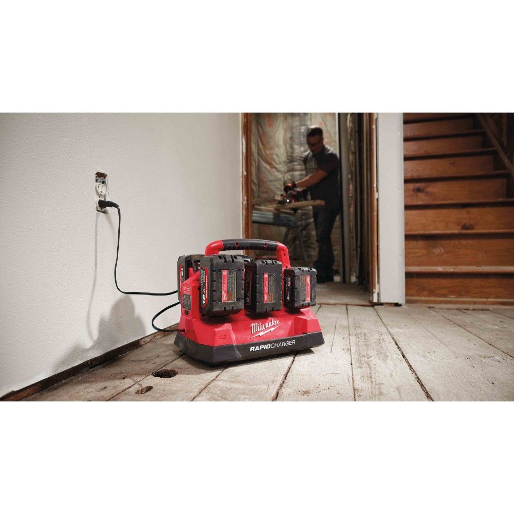 Зарядное устройство Milwaukee M18 PC6 EU на 6 аккумуляторов