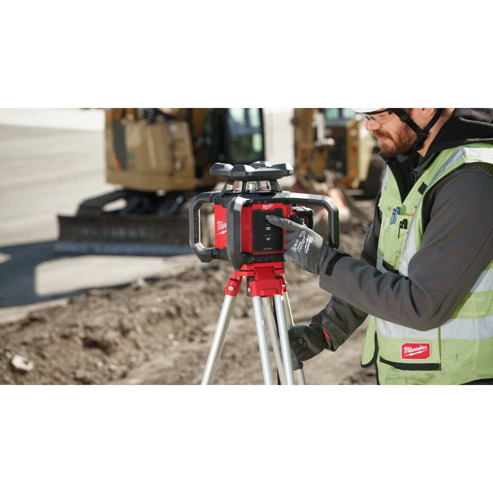 Аккумуляторный ротационный лазерный нивелир Milwaukee M18 RLOH600-201C