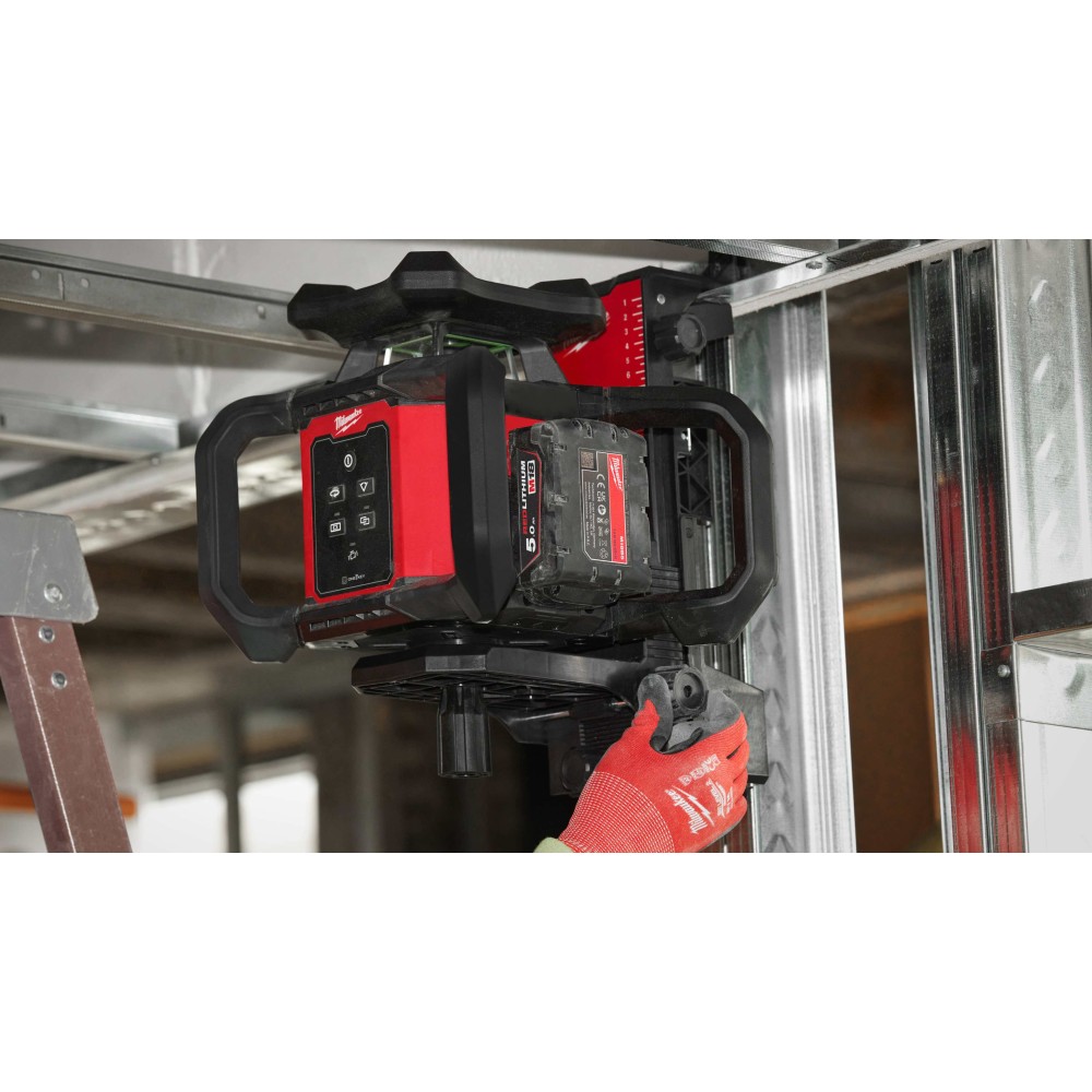 Аккумуляторный ротационный лазерный нивелир Milwaukee M18 RLOHVG300-501C