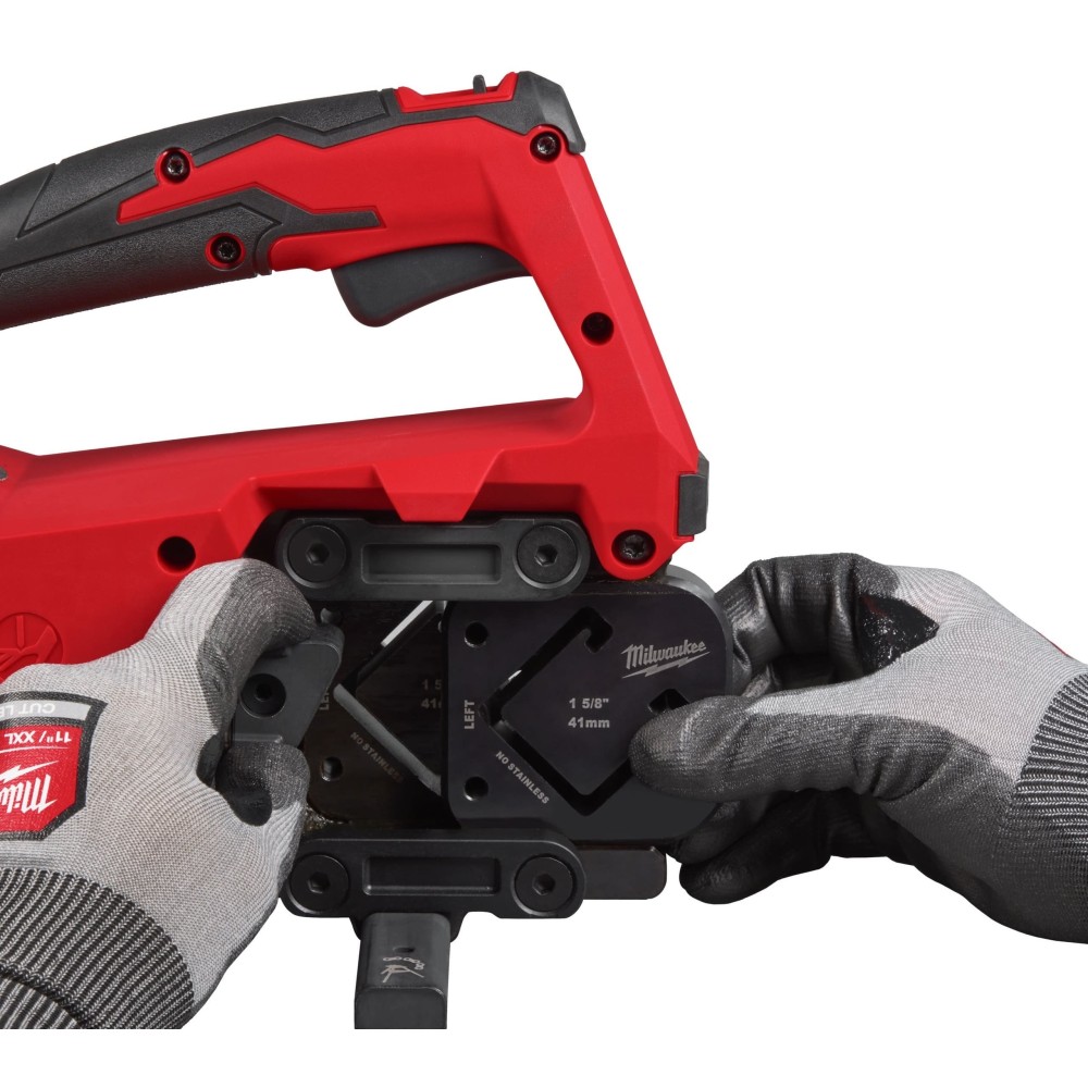 Аккумуляторный инструмент для резки профилей Milwaukee M18 STSO-0B