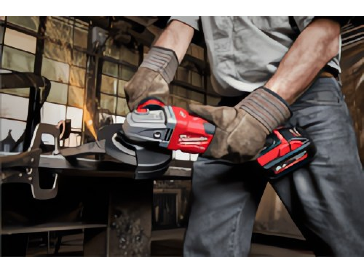 Аккумуляторные УШМ Milwaukee® M18 FUEL™ с тормозом по мощности не уступают сетевым аналогам