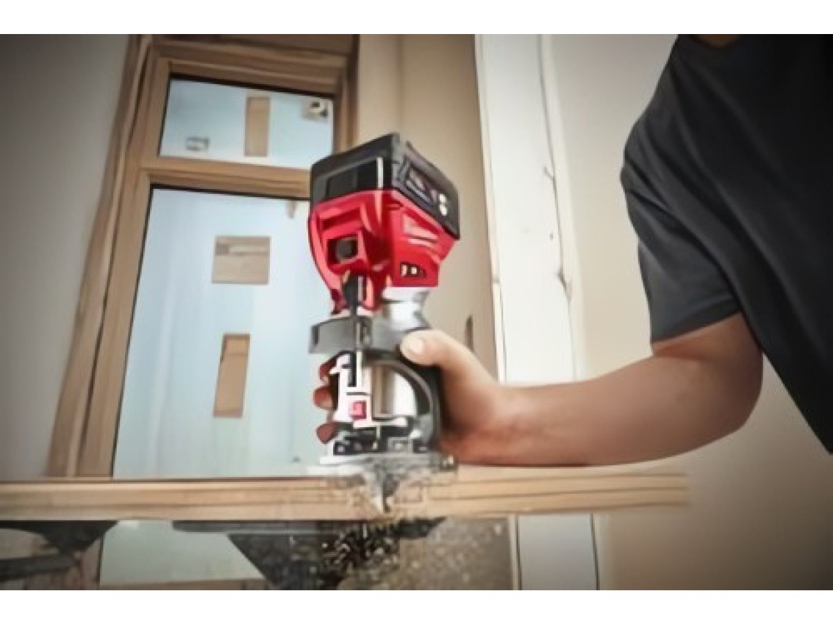 Делайте чистые и точные пропилы с новым кромочным фрезером M18 FUEL™ от Milwaukee Tools