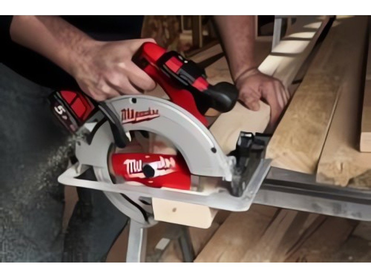 Milwaukee® расширяет линейку дисковых пил, выпуская аккумуляторную бесщёточную дисковую пилу M18™ под диск 66 мм
