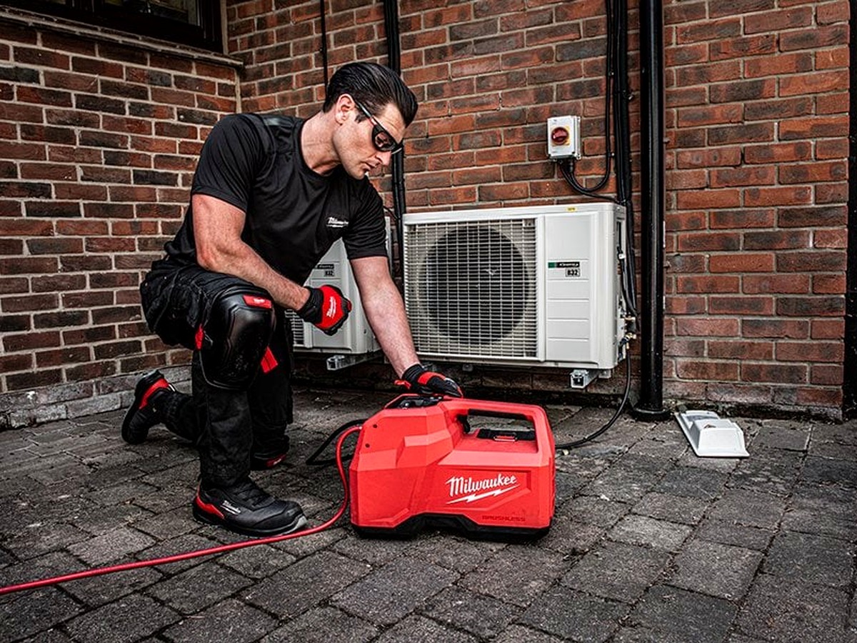 Milwaukee M18 Brushless Recovery Pump для кондиционирования и тепловых насосов