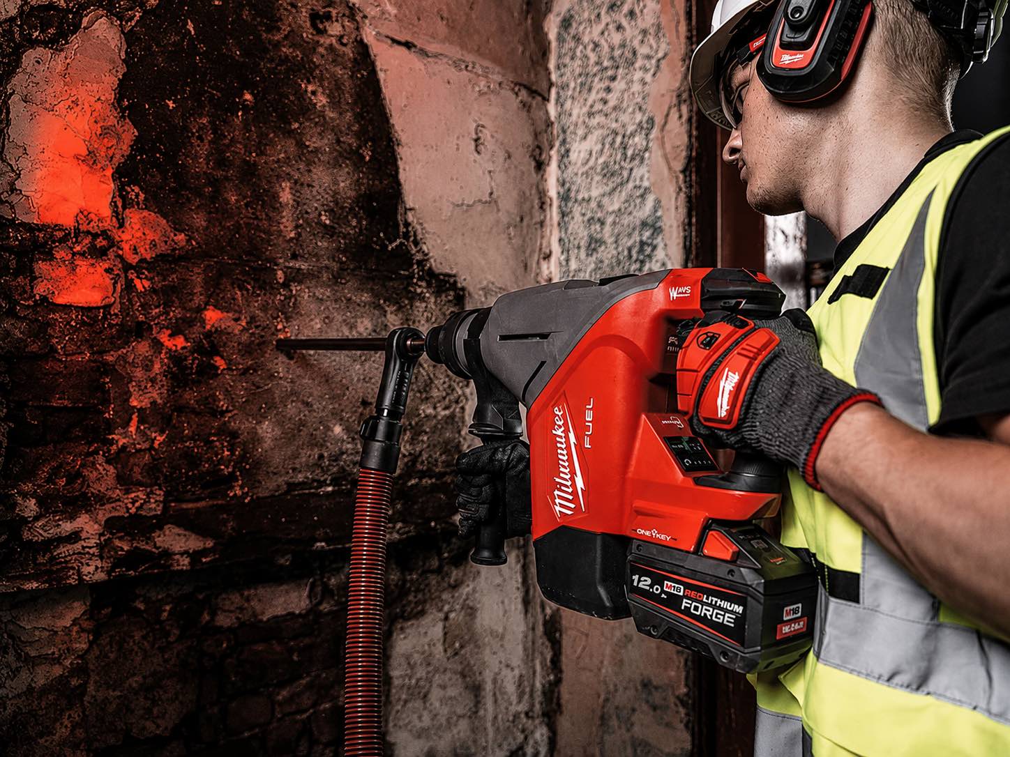 Milwaukee M18 FUEL 45 мм SDS-MAX с ONE-KEY