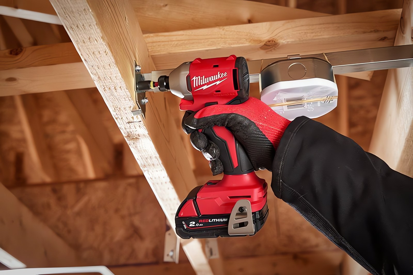 MILWAUKEE® предлагает прорывную производительность и компактность в новых бесщёточных решениях